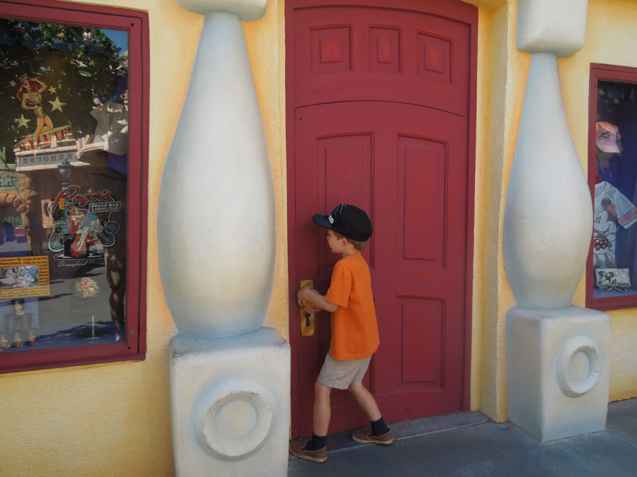 Disneyland Mickey's Toon Town Plaza